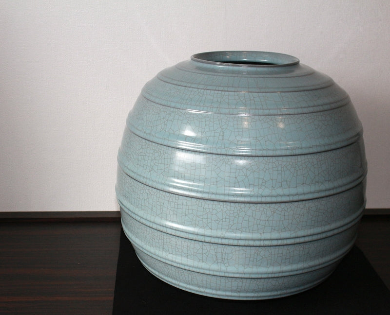 24486 Living National Treasure NAKAJIMA Hiroshi (Large Powder Celadon Jar)