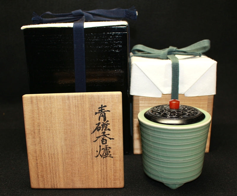 23067 帝室技芸員 陶聖 板谷波山 (青磁香爐) ITAYA Hazan