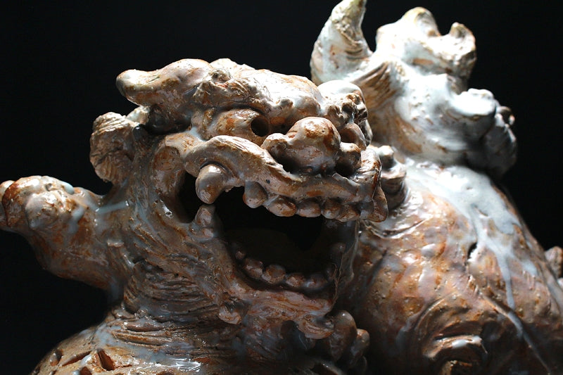 22385 人间国宝第10号 Miwa Kyusetsu (Kyusetsu) (萩烧玉取狮子摆件) MIWA Kyusetsu