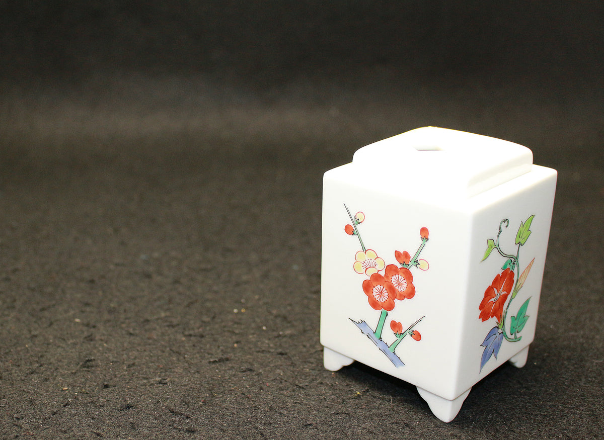 25803 living national treasure Kakiemon Sakaida 14th(Ume plum, morning glory, bush clover, camellia japonica)