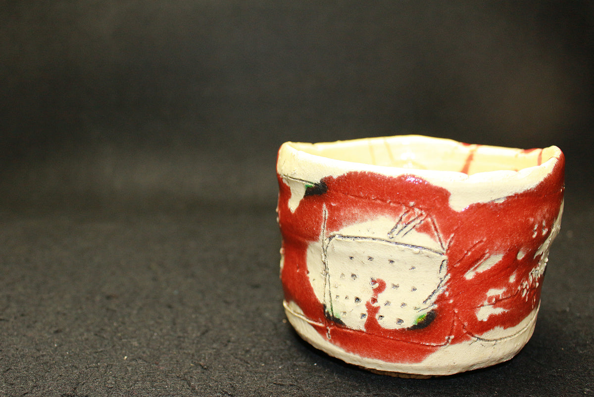 25843 山田和 红釉织部开衩高足茶碗 YAMADA Kazu