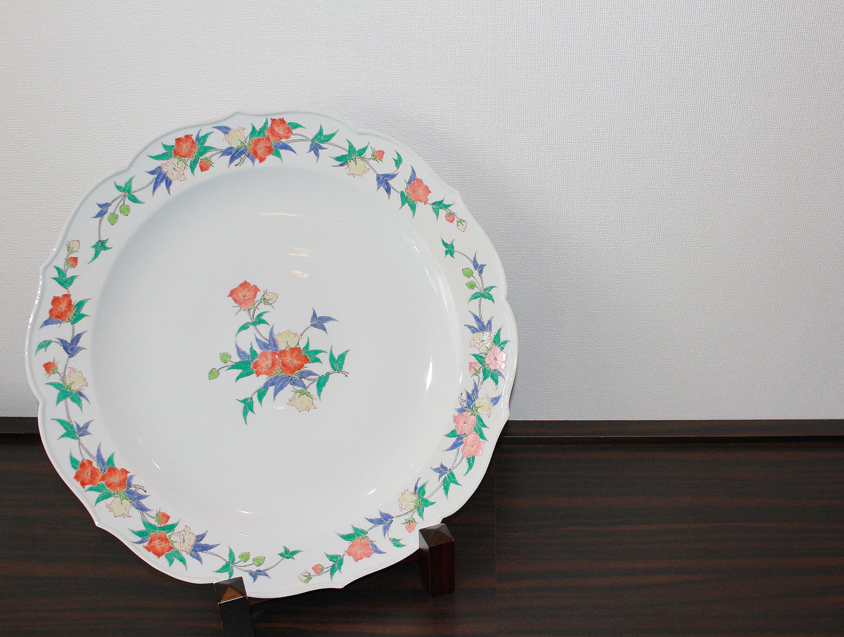 25881 人間国宝 14代酒井田柿右衛門 濁手草花文皿