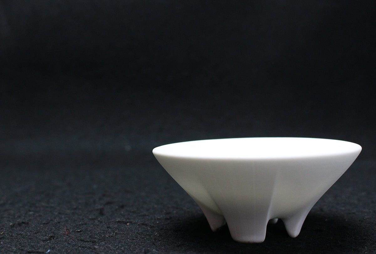 25934 SHOMURA Hisaki White-colored porcelain sake cup