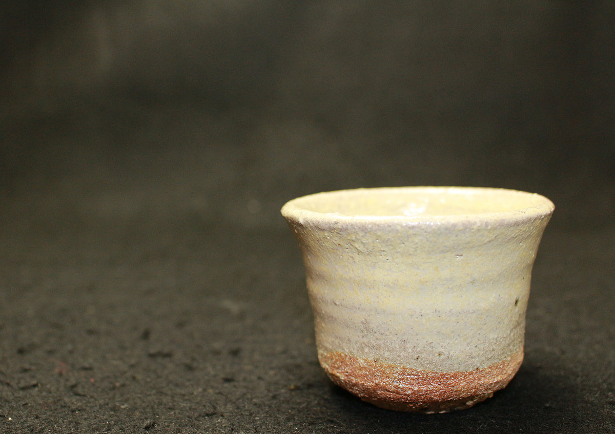 25962 西岡小十 斑唐津ぐい呑③ NISHIOKA Koju