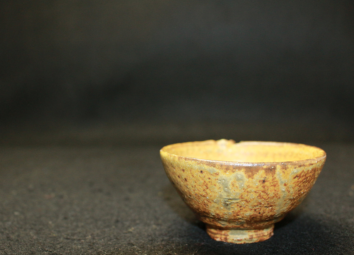 26000 細川護熙 伊羅保ぐい呑① HOSOKAWA Morihiro