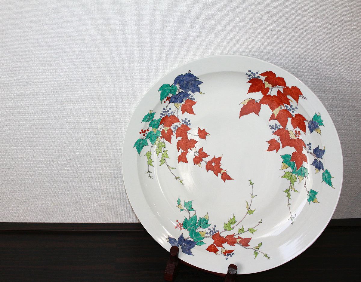 26076 人間国宝 14代酒井田柿右衛門 濁手蔦文皿 SAKAIDA Kakiemon