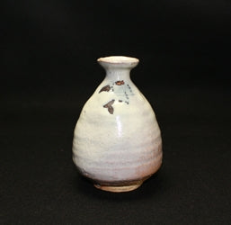 22818 Living National Treasure MIWA Kyuwa (Hagi ware sake bottle) 