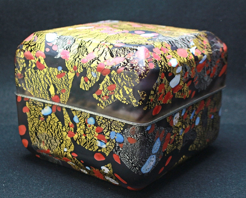 25017 FUJITA Kyohei (Hand-blown decorative box, red and white plum blossoms) 