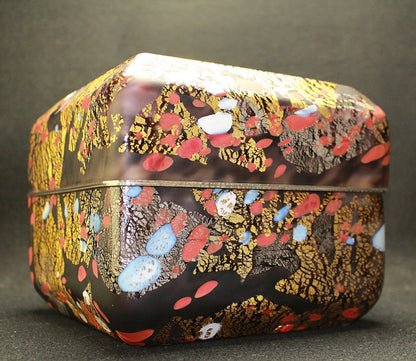 25017 FUJITA Kyohei (Hand-blown decorative box, red and white plum blossoms) 