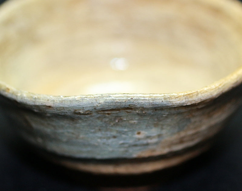 22152 RAKU Konyu 12th generation (Brushed sake cup) 