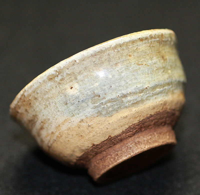 22152 RAKU Konyu 12th generation (Brushed sake cup) 