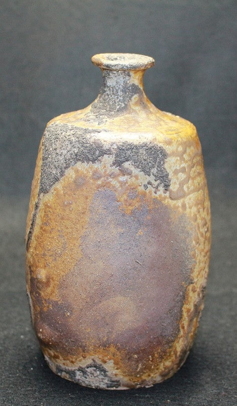 24613 HARADA Shuroku (Bizen Sake bottle) 