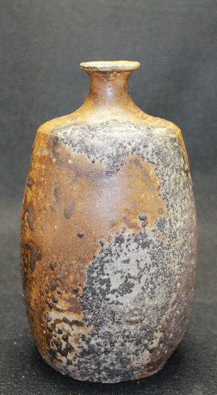 24613 HARADA Shuroku (Bizen Sake bottle) 