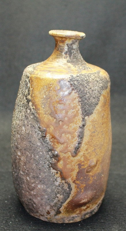 24613 HARADA Shuroku (Bizen Sake bottle) 