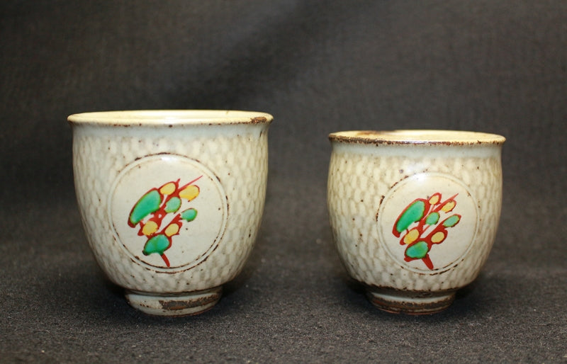 25408 Living National Treasure Tatsuzo Shimaoka (Inlaid red painting of floral motif couple teacups) SHIMAOKA Tatsuzo 