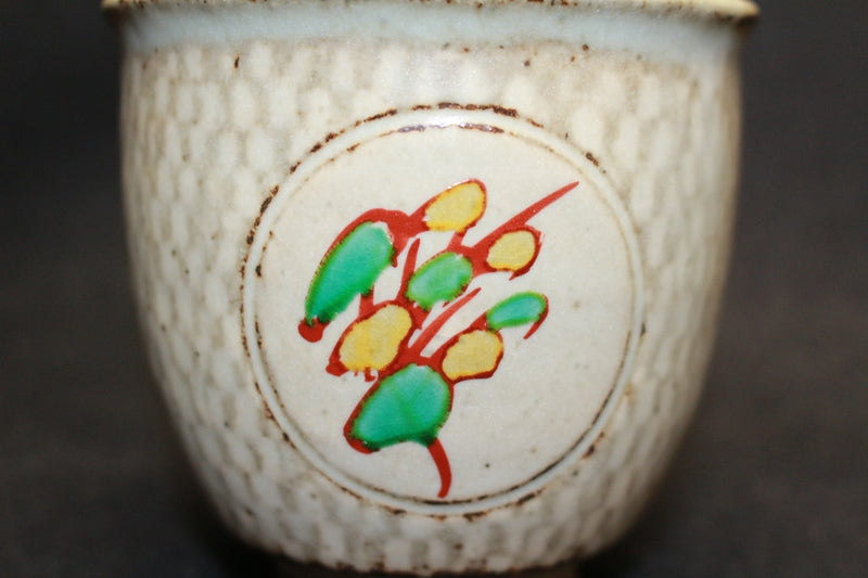 25408 Living National Treasure Tatsuzo Shimaoka (Inlaid red painting of floral motif couple teacups) SHIMAOKA Tatsuzo 