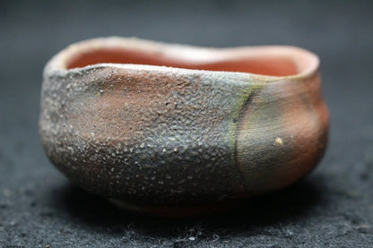 25419 Nakamura Rokuro (Bizen sake cup) 