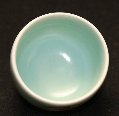 23574 Living National Treasure Kohei Miura (Celadon Afghan Scenery Design Sake Cup) 