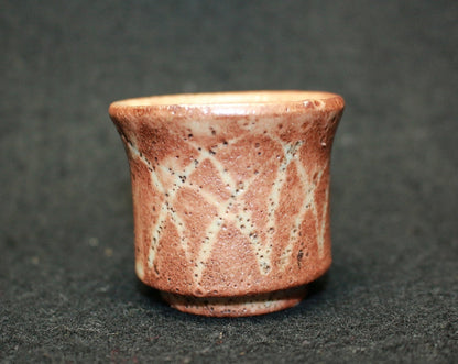 25424 Kitaoji Rosanjin (Shino sake cup (Kuroda Touanshi)) 