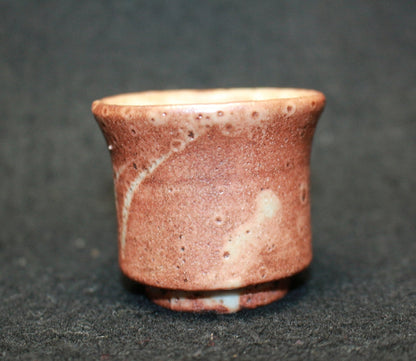 25424 Kitaoji Rosanjin (Shino sake cup (Kuroda Touanshi)) 