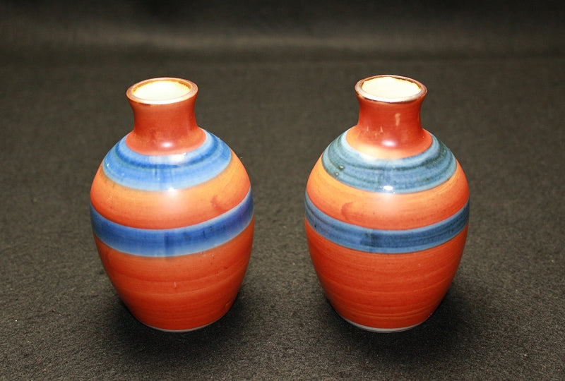 22295 Kitaoji Rosanjin (Pair of red painted sake bottles [Muda Tojin] Toyozo's signature)