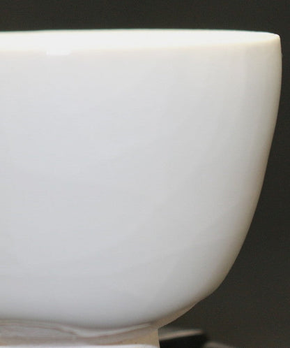 24697 Living National Treasure Kaiji Tsukamoto (White Porcelain Sake Cup) 