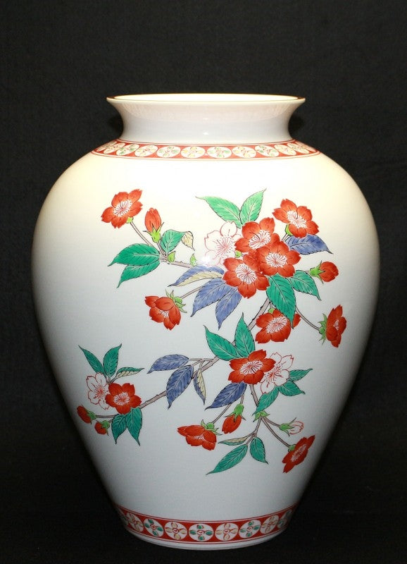 25083 14th generation Sakaida Kakiemon (Dark-colored cherry blossom vase (exhibited at a solo exhibition)) 