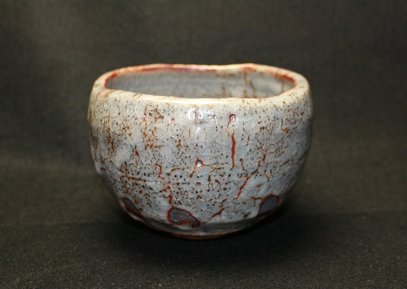 23590 WAKAO Toshisada (Rat Shino tea bowl) 