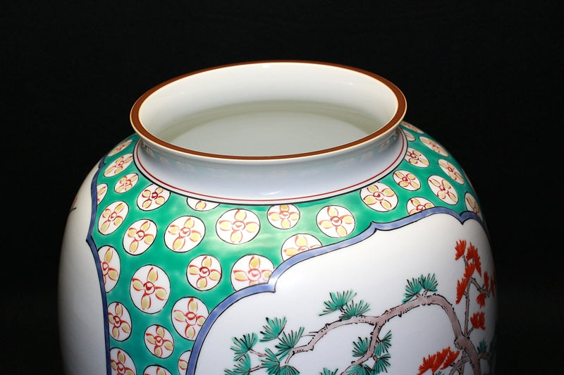 22330 Living National Treasure 14th generation Sakaida Kakiemon (Muddy hand three-sided split pine, bamboo and plum vase)