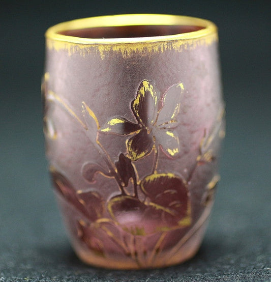 22919 Dome Nancy (Gold-painted flower design cup (violet, purple, early 20th century)) 