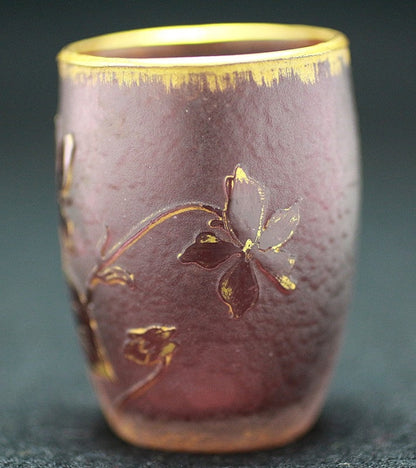 22919 Dome Nancy (Gold-painted flower design cup (violet, purple, early 20th century)) 