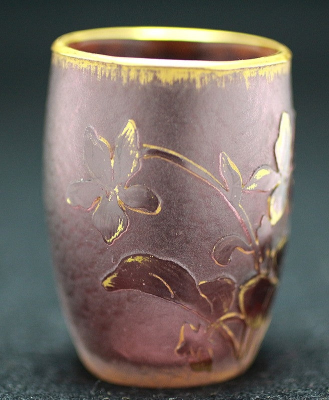 22919 Dome Nancy (Gold-painted flower design cup (violet, purple, early 20th century)) 