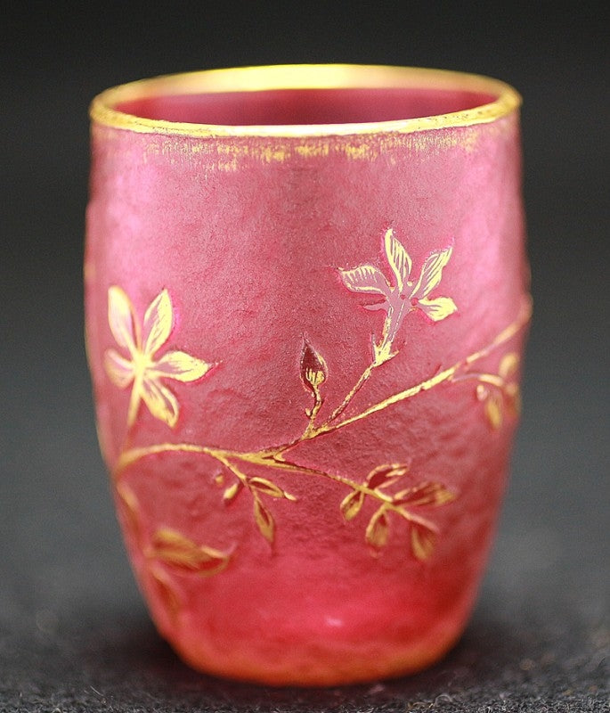 22918 Dome Nancy (Gold-painted flower design cup (red, early 20th century)) 