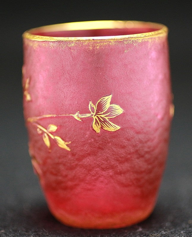 22918 Dome Nancy (Gold-painted flower design cup (red, early 20th century)) 