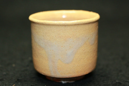 25472 Hagi ware master Keizo Sakata (15th generation Sakata Doka) [Hagi sake cup] SAKATA Keizo 