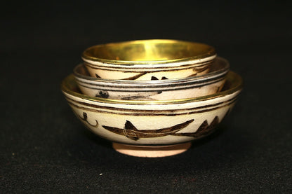 23042 The 11th Rakukei-nyū, the 12th Rakuko-nyū, and the 12th Eiraku-wazen (painted Goryeo copy of a sake cup (with a Nanryo lining by Nakagawa Jōeki)) 