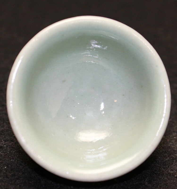 24723 Kanjiro Kawai Celadon cup (Shokei kiln mark, signed by Bintaka) 