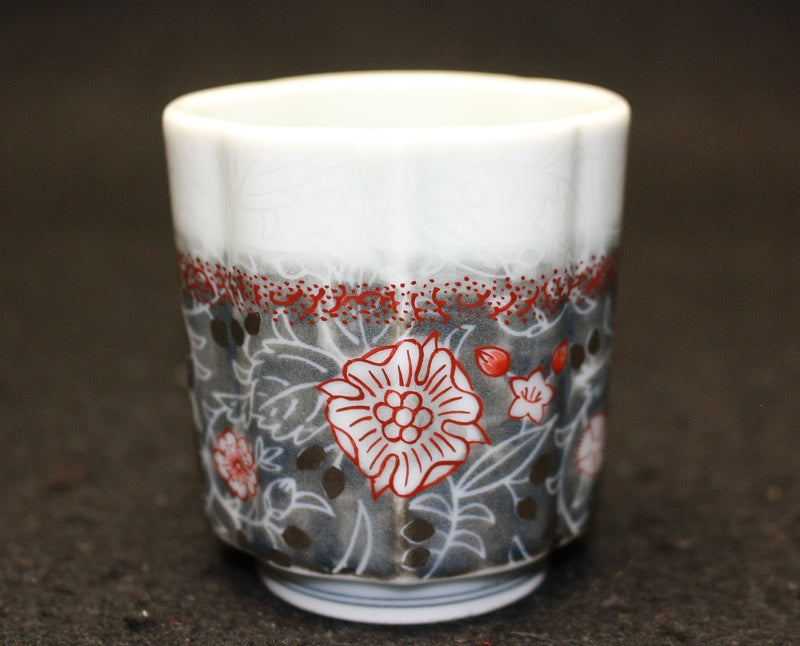 25541 Living National Treasure 14th Generation Imaizumi Imaemon (Colored Snowflake Ink Colored Ink Splash Flower Design Cup①) 