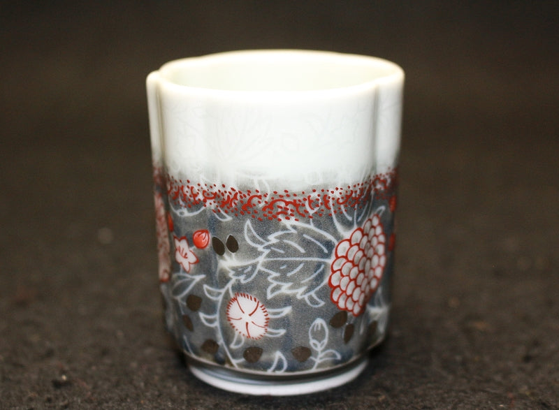 25541 Living National Treasure 14th Generation Imaizumi Imaemon (Colored Snowflake Ink Colored Ink Splash Flower Design Cup①) 