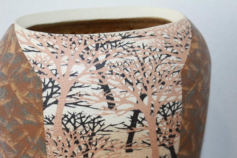 25540 SAEKI Moriyoshi (Inlaid mud vase with forest design "Buds") 