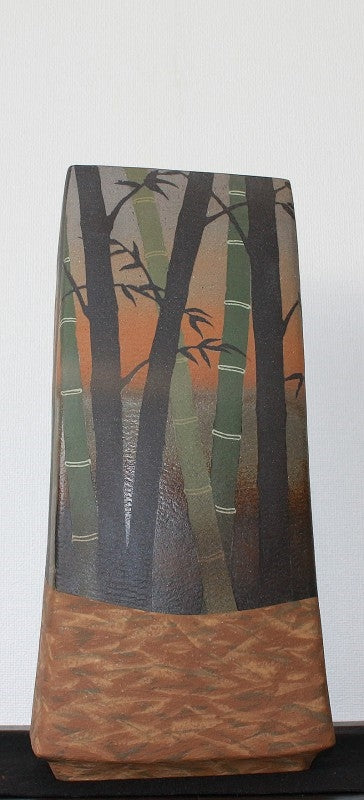 25535 SAEKI Moriyoshi (Inlaid clay vase with bamboo forest design (exhibited at the Traditional Crafts Exhibition)) 