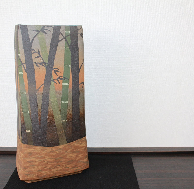 25535 SAEKI Moriyoshi (Inlaid clay vase with bamboo forest design (exhibited at the Traditional Crafts Exhibition)) 