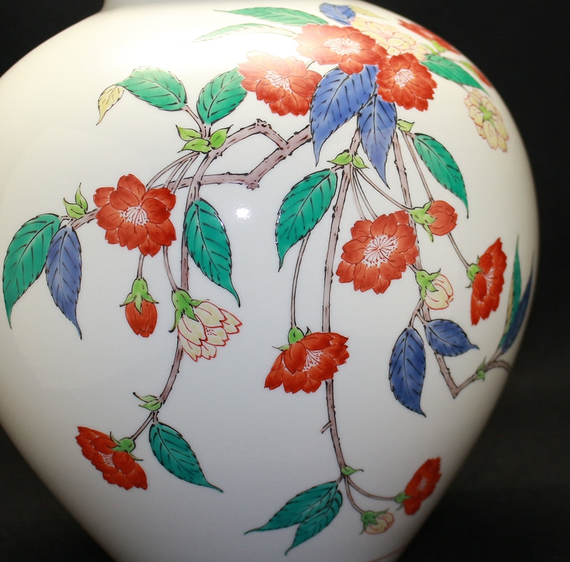 23005 Living National Treasure 14th Generation Sakaida Kakiemon (Muddy Hand Weeping Cherry Blossom Design Vase) 