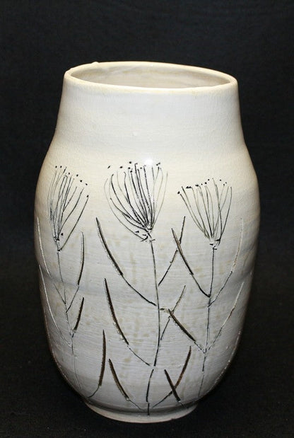 25531 FUJIHIRA Shin (Grass pattern vase) 