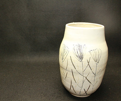 25531 FUJIHIRA Shin (Grass pattern vase) 