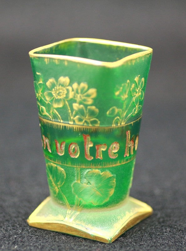 23680 Dome Nancy (Gold-painted floral liqueur glass (green, in honor of you) 