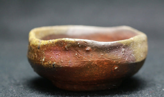 25107 NAKAMURA Rokuro (Bizen sake cup) 