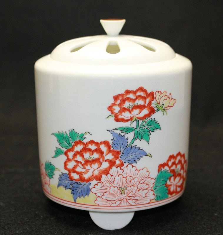 24688 14th generation Sakaida Kakiemon (Muddy hand peony design incense burner) 