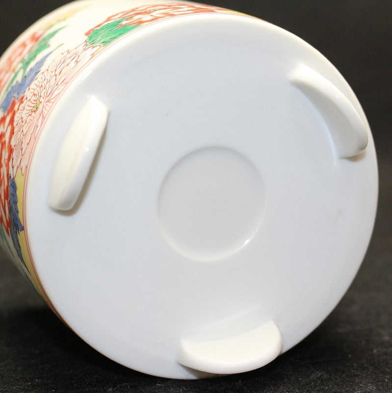 24688 14th generation Sakaida Kakiemon (Muddy hand peony design incense burner) 