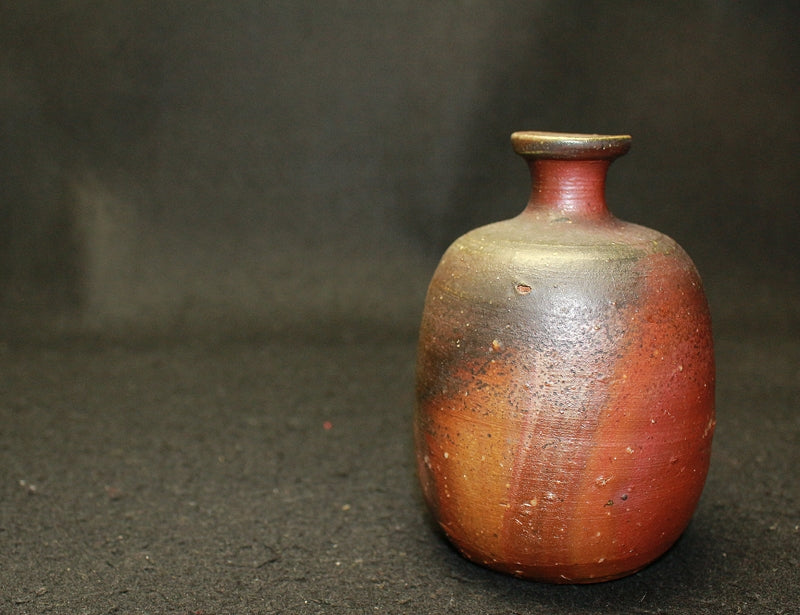 25585 Living National Treasure Jun Isezaki (Bizen Sake Bottle) ISEZAKI Jun